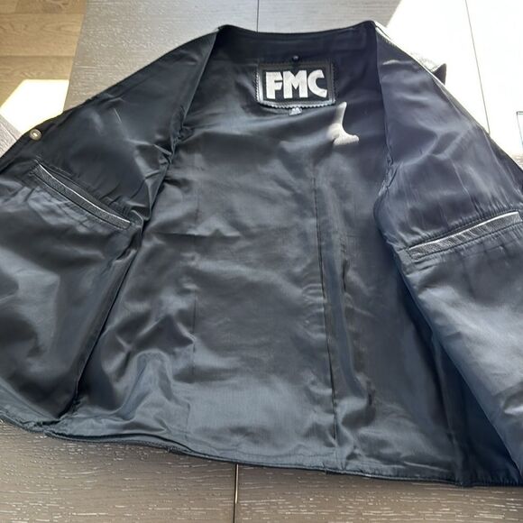 FMC Vest Men’s Size 46 Black Leather Biker Motorcycle Riding Grunge NWOT - Picture 6 of 12
